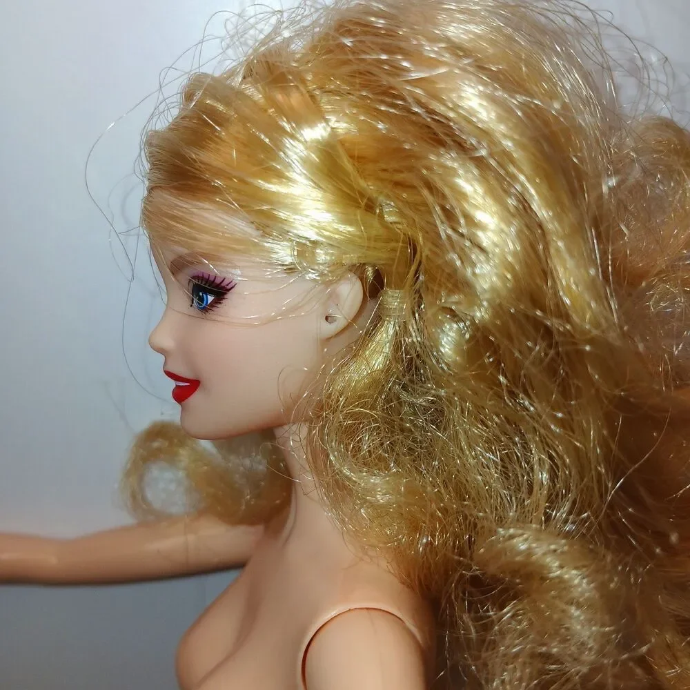 Barbie Model Muse Doll Hip Pose Red Lips Teeth Show 2 Tone Blonde Hair 2015